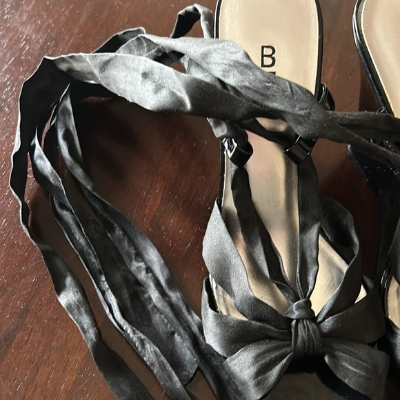 Cute satin material lace up wedges. The wedge part is black patent leather. - Picture 2 of 9